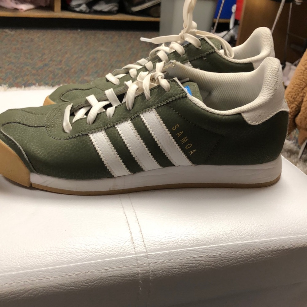 Adidas Samoa’s army green